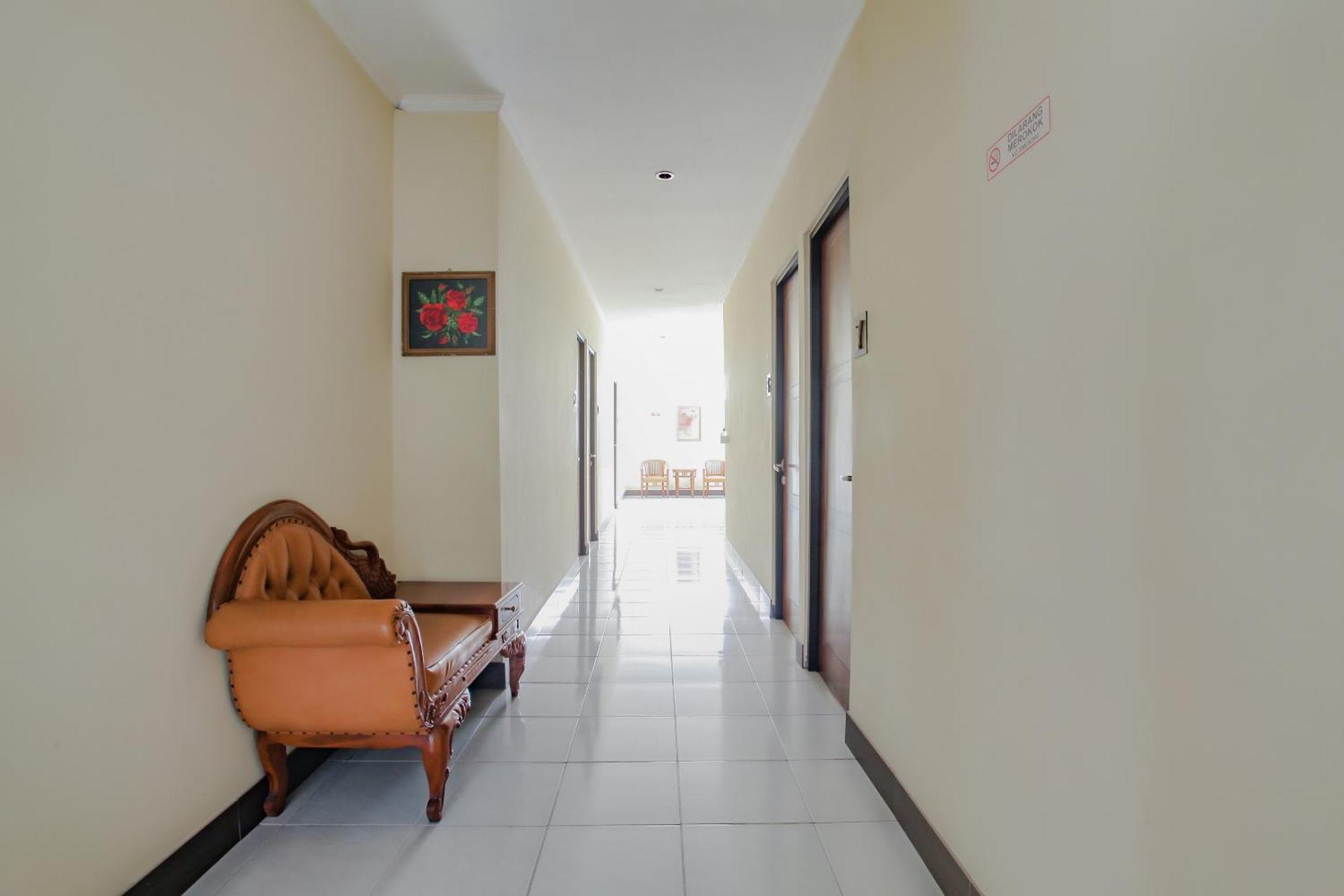Oyo Life 90091 Wisma Pakuan Syariah Bogor Exterior foto