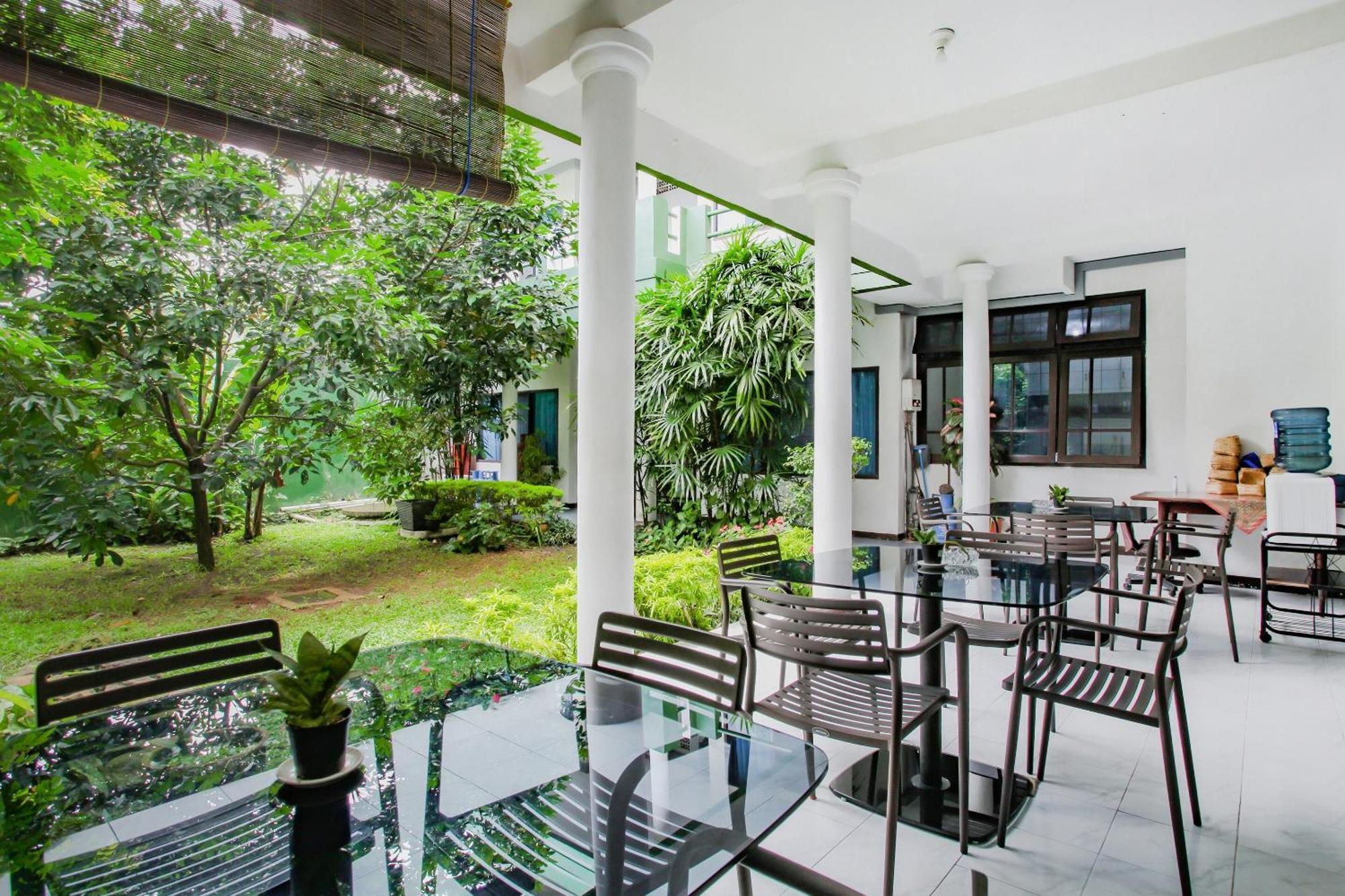 Oyo Life 90091 Wisma Pakuan Syariah Bogor Exterior foto