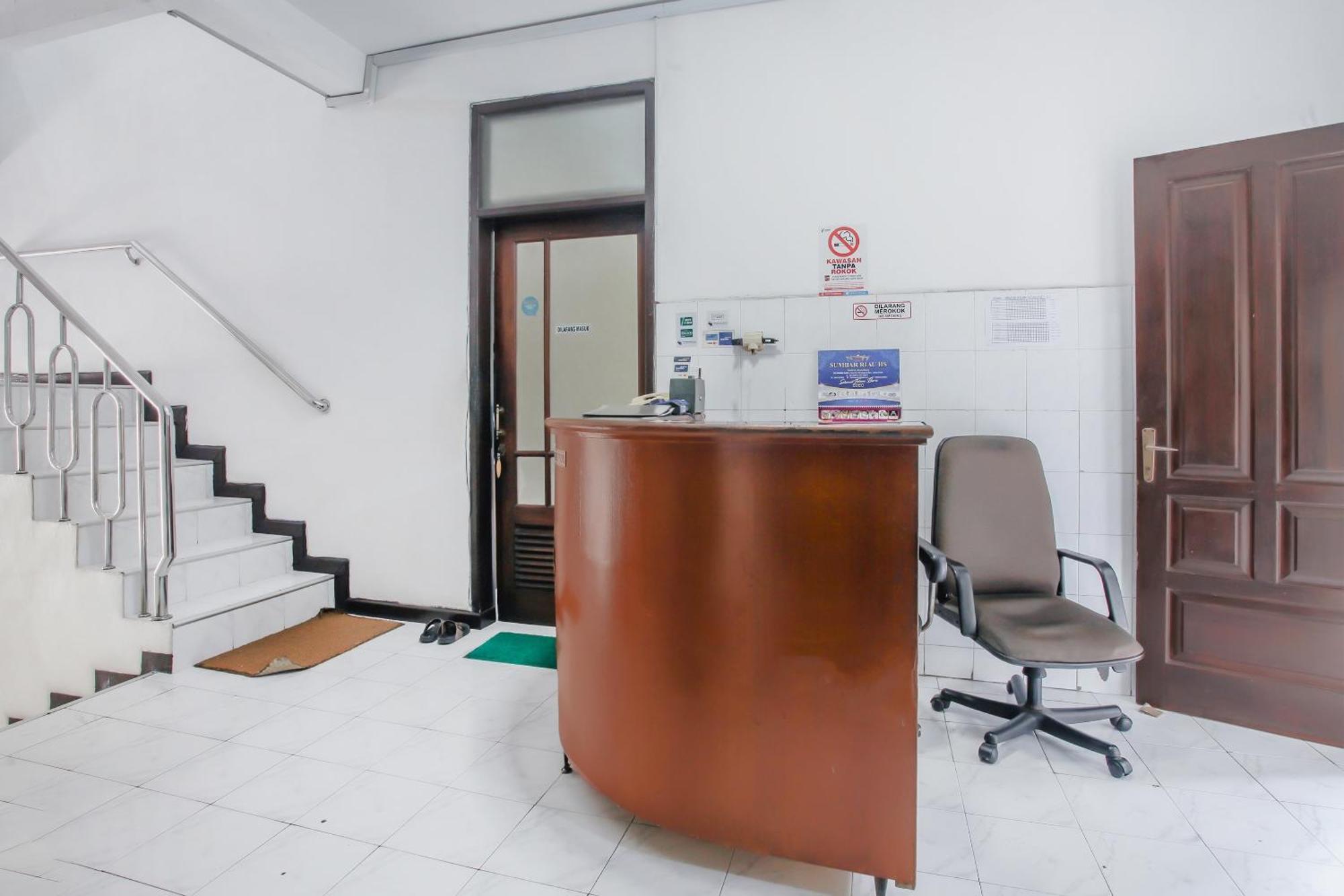 Oyo Life 90091 Wisma Pakuan Syariah Bogor Exterior foto