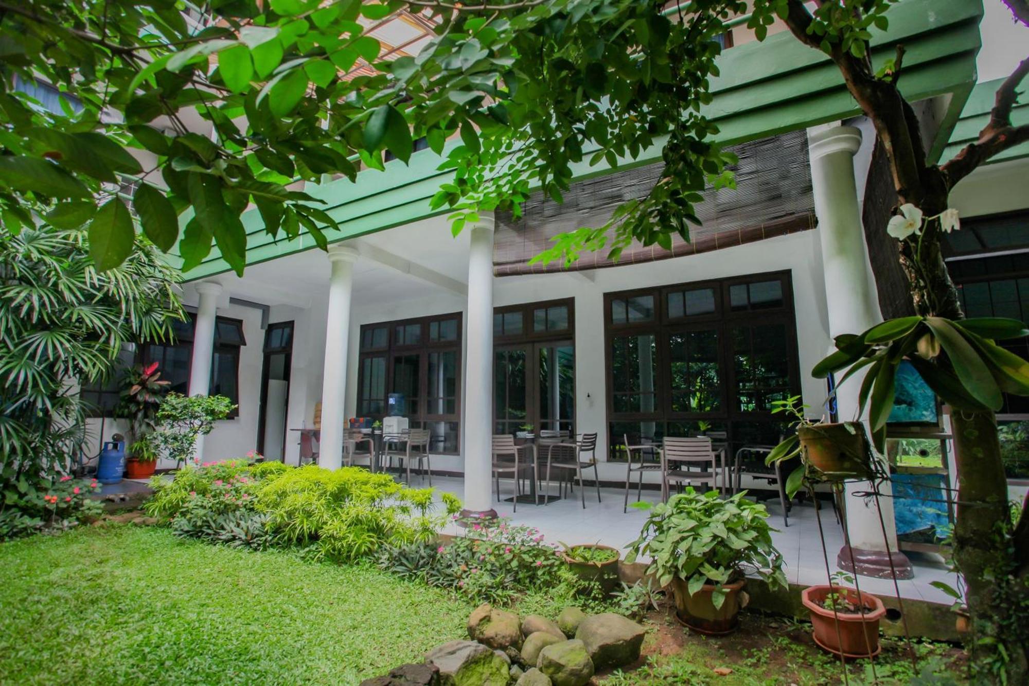 Oyo Life 90091 Wisma Pakuan Syariah Bogor Exterior foto