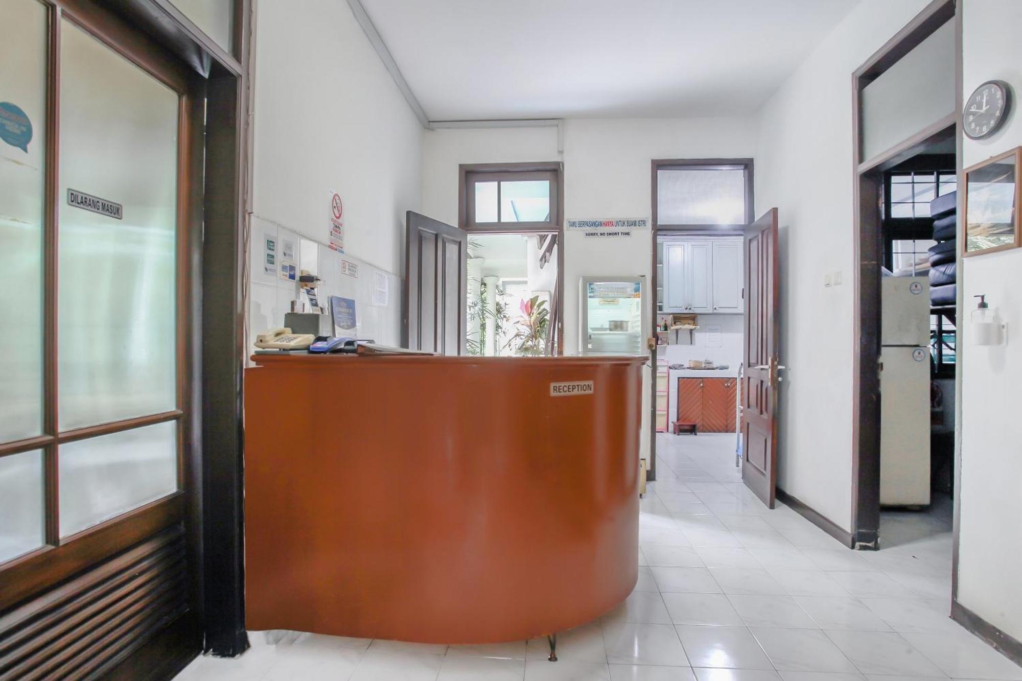 Oyo Life 90091 Wisma Pakuan Syariah Bogor Exterior foto